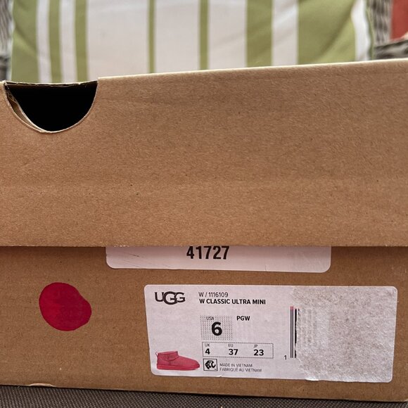 NIB UGG CLASSIC ULTRA MINI BOOT Taffy Pink - Picture 12 of 17